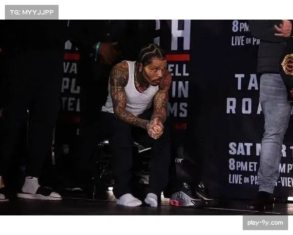 戴维斯涉嫌非法禁锢与严重殴打被控多项重罪案件引发关注