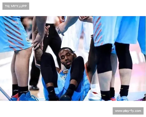 亚当斯回应疆厦冲突:只是打球,没注意赢着球