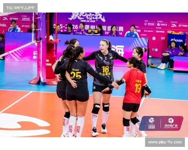 上海女排范赖克17分仲慧14分，全队拦网13-2悬殊比分压制辽宁