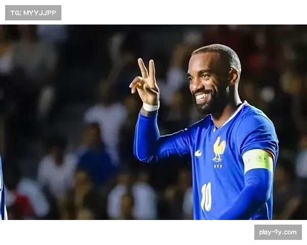 官方：里昂前锋拉卡泽特因腿筋伤势将缺席未来两轮联赛